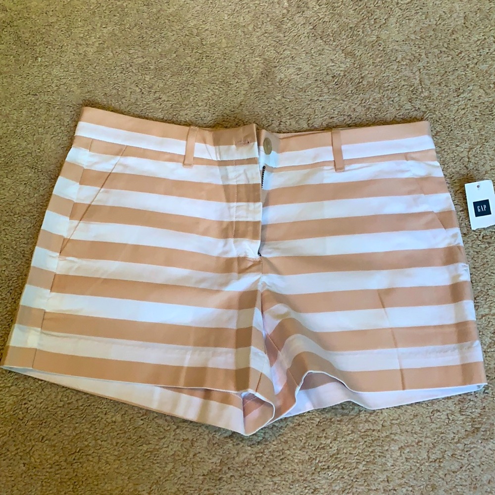 NWT Gap women’s shorts. Size 4